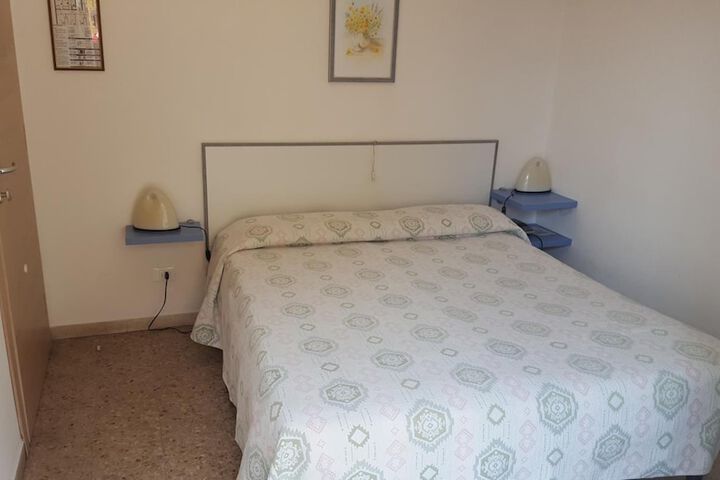 Room 7 of 25
