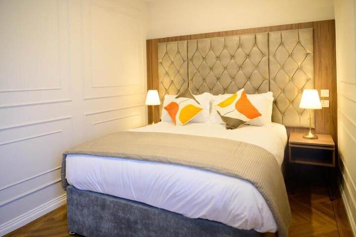 Room 3 of 25