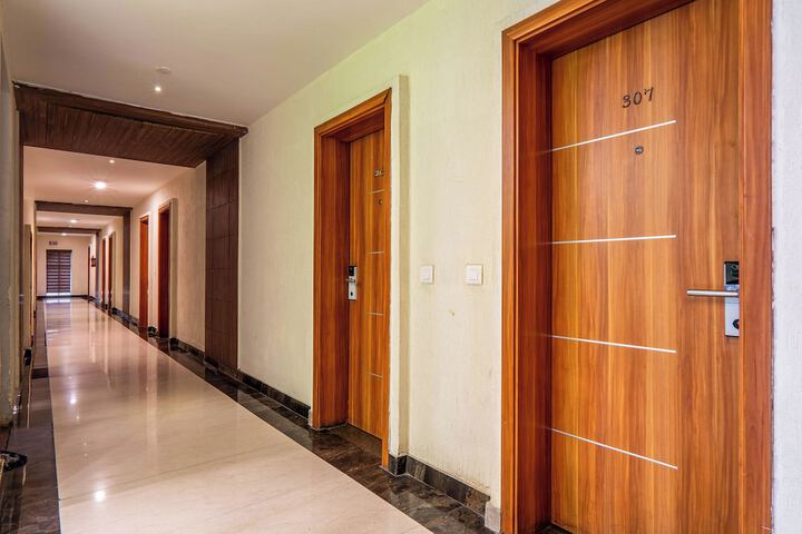 Room 32 of 69