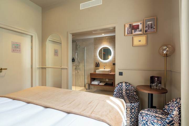 Room 21 of 54
