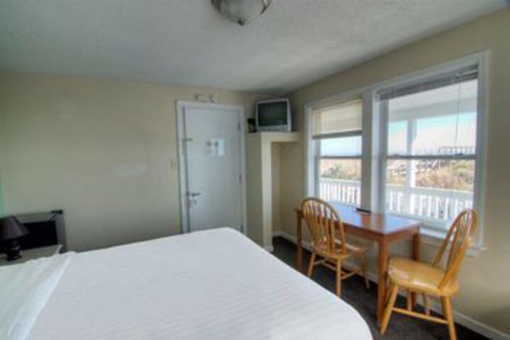 Room 35 of 62