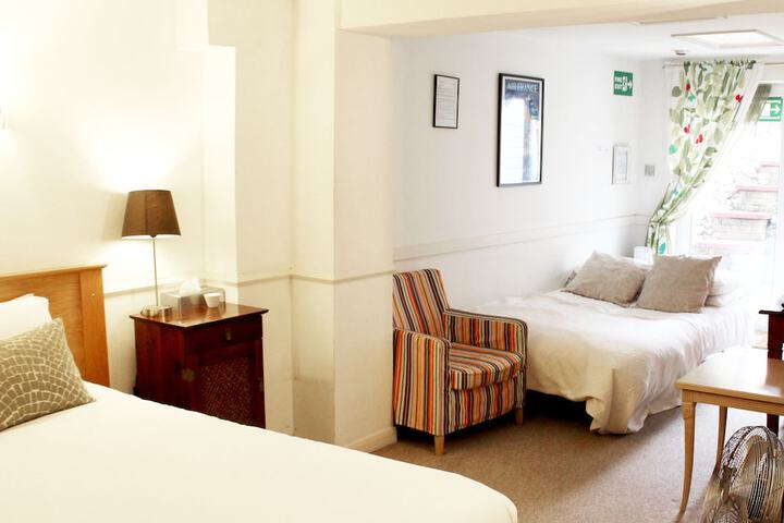 Room 5 of 42