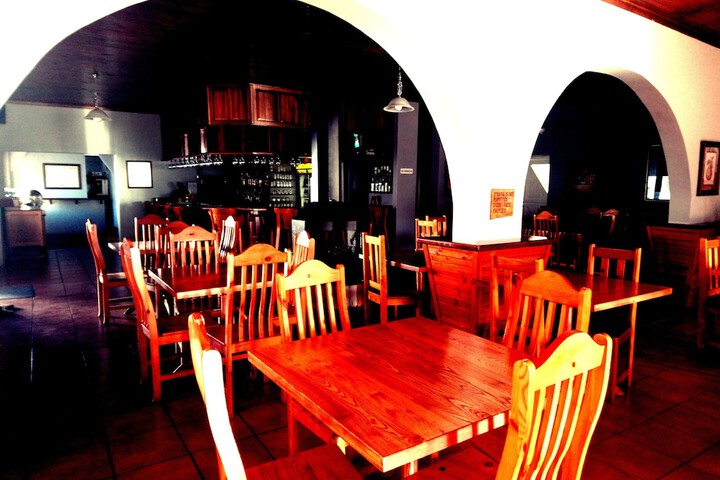 Dining 40 of 63