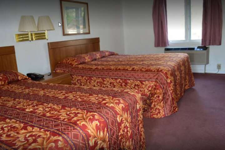 Room 3 of 8