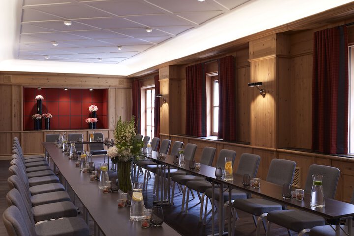 Ballroom/Hall 71 of 77