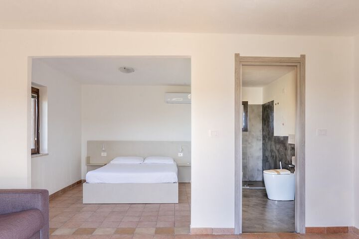 Room 2 of 134