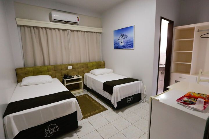 Room 16 of 40