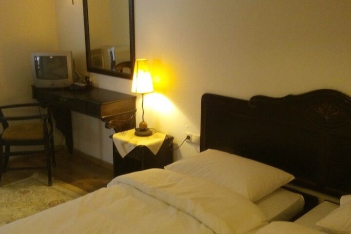 Room 3 of 13