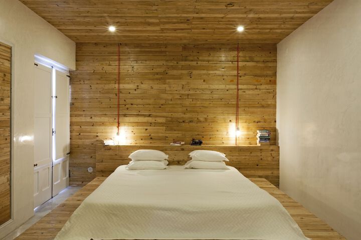 Room 4 of 72