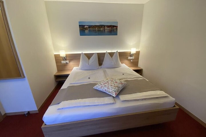 Room 9 of 44