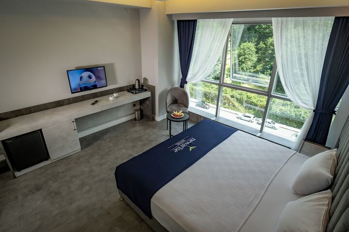 Room 4 of 38