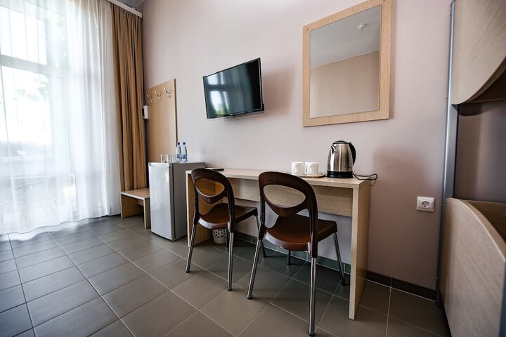Room 42 of 151