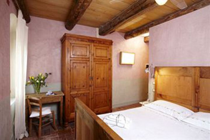 Room 15 of 26