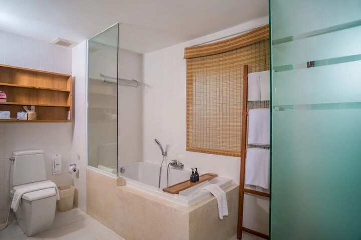 Room 40 of 124