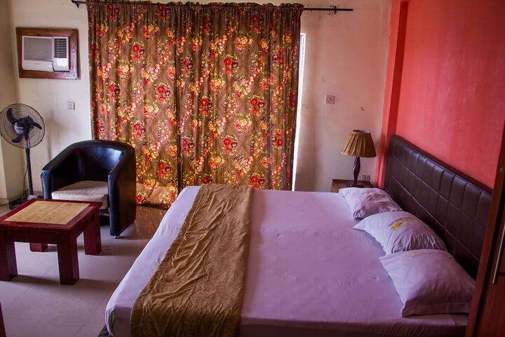 Room 16 of 25
