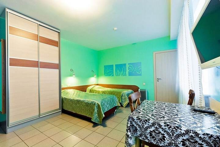 Room 3 of 42
