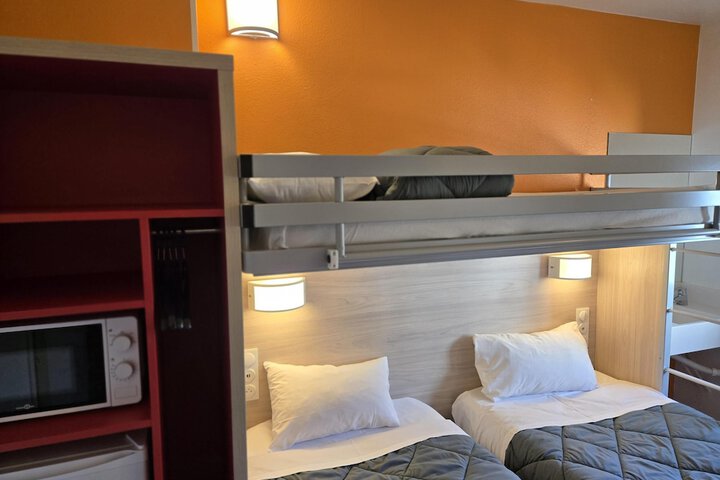 Room 20 of 64