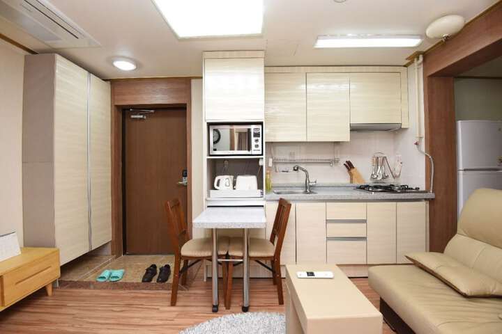 Room 1 of 13