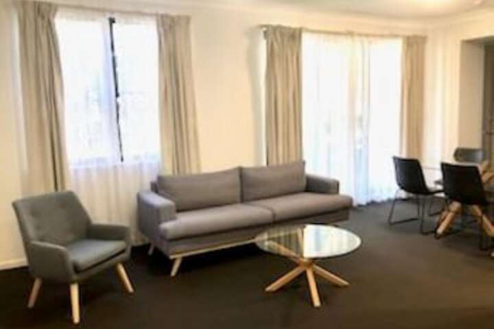 Room 4 of 74