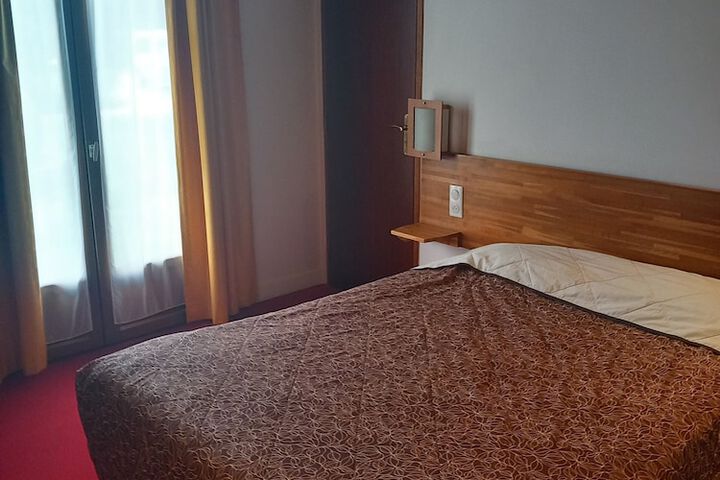 Room 2 of 12