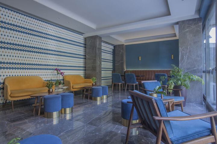 Entrance & Lobby