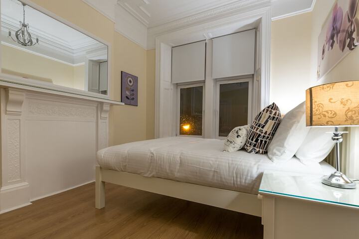 Room 3 of 63