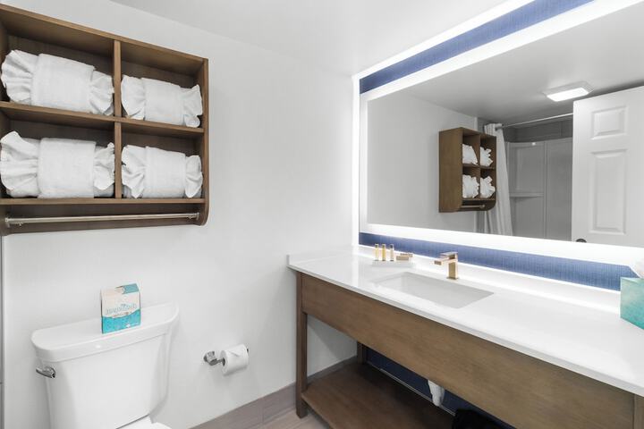 Room 183 of 218