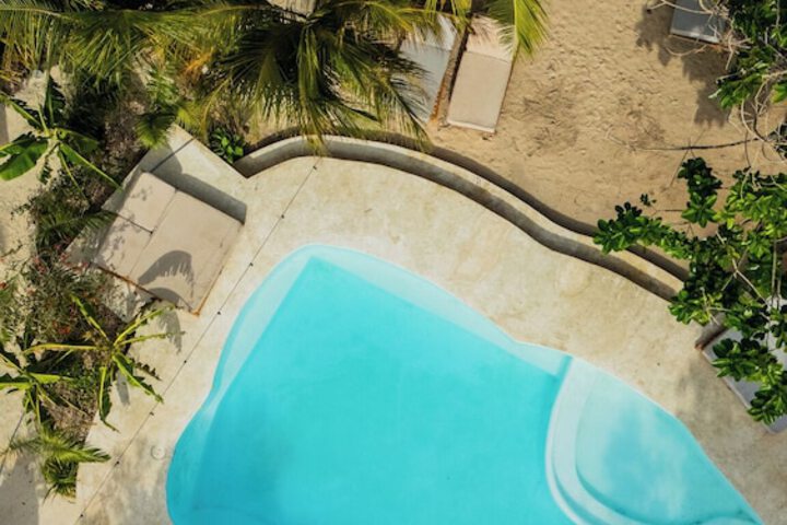 Pool 76 of 101