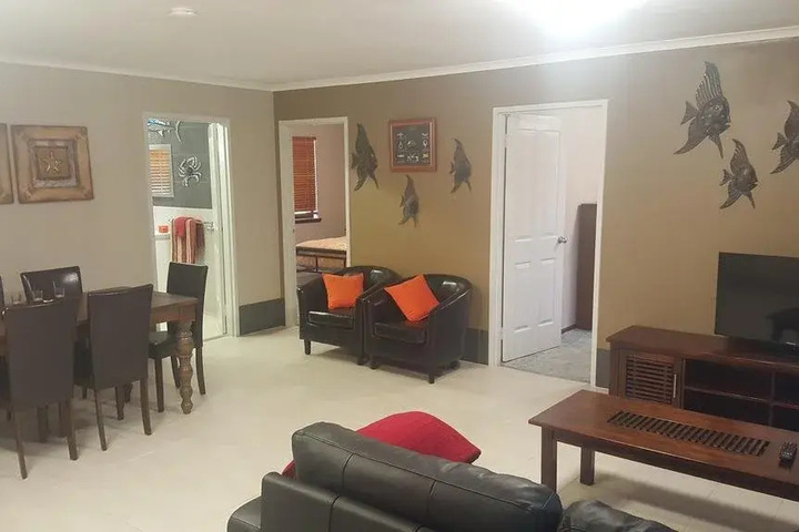 Room 3 of 8