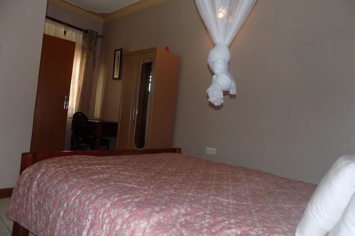 Room 10 of 29
