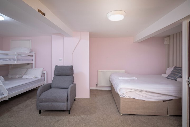 Room 35 of 91