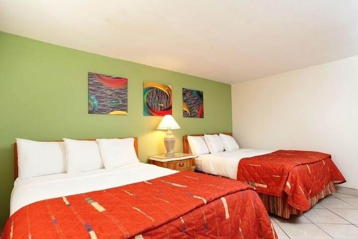 Room 4 of 144