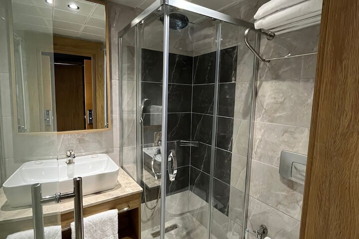 Room 15 of 53