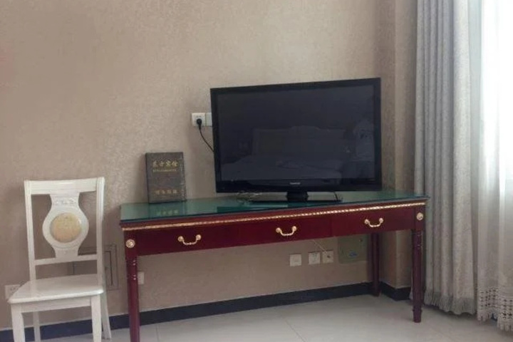 Room 9 of 15