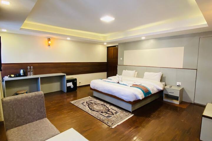 Room 10 of 19