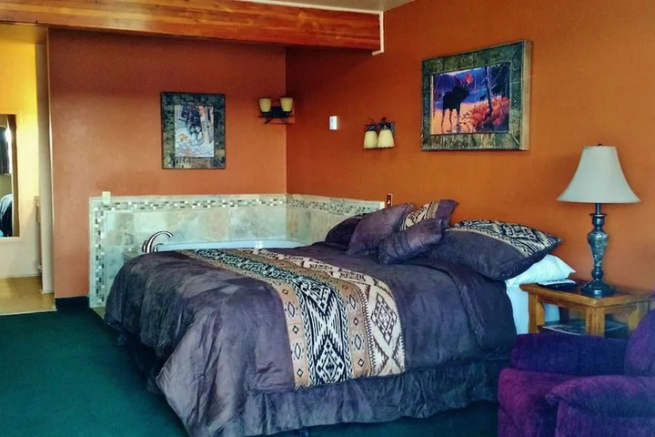 Room 4 of 11