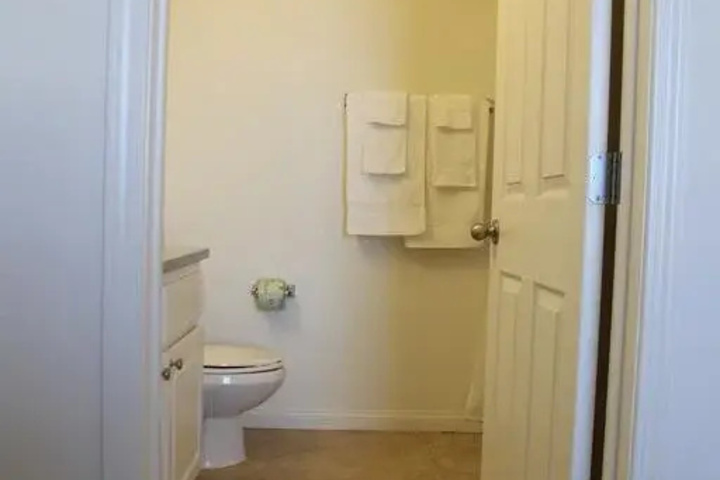 Room 8 of 15
