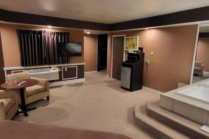 Room 244 of 284