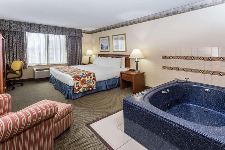 1 King Bed (6 of 13)