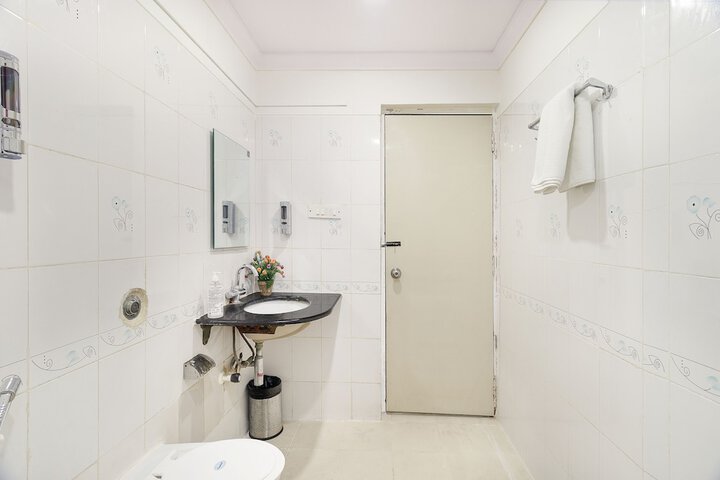 Room 30 of 34