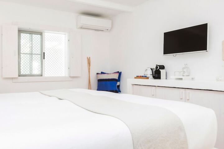Room 40 of 275