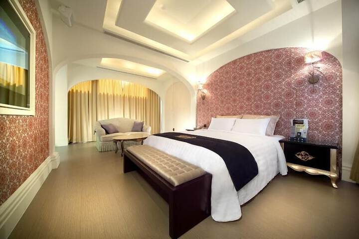 Room 5 of 53