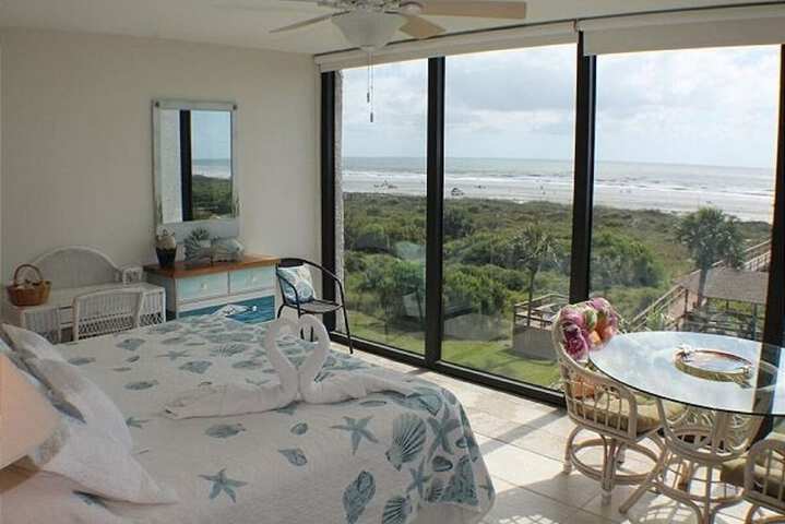 Room 4 of 25