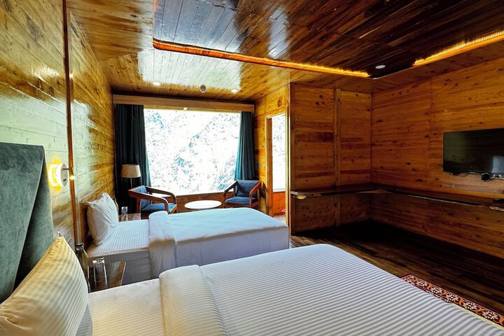 Room 10 of 36