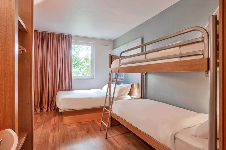 Room 21 of 44