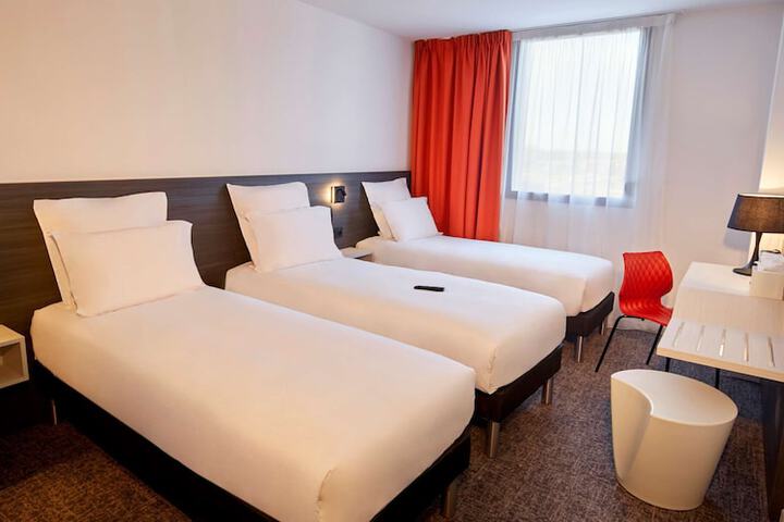 Room 15 of 25