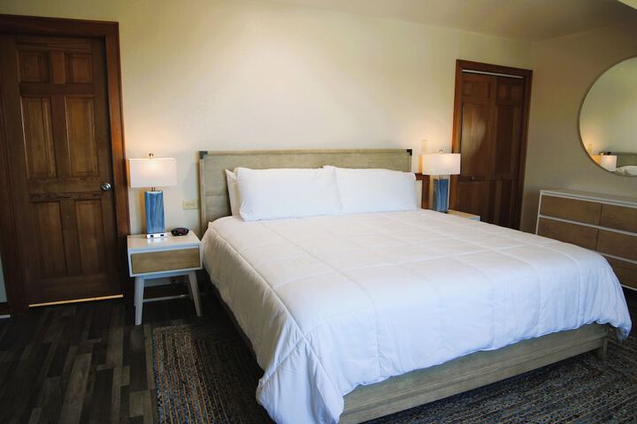 Room 33 of 66