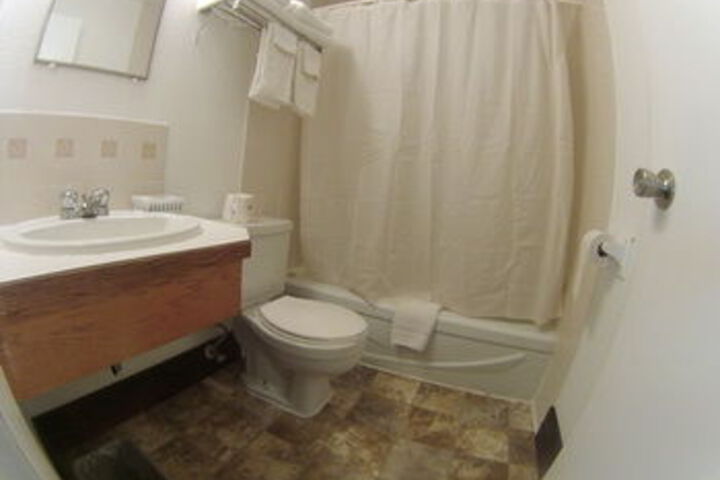 Room 4 of 35