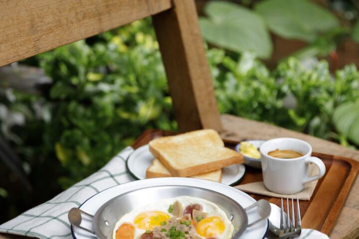 Breakfast/Coffee Service 95 of 138