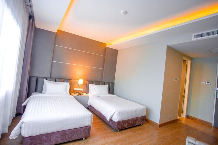 Room 6 of 26